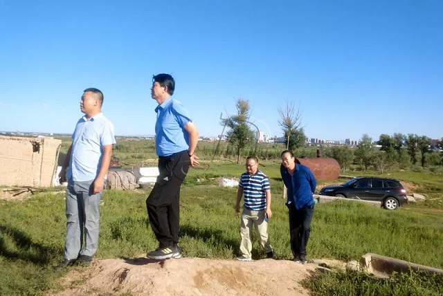 中墾乳業(yè)集團來定考察萬噸奶牛養(yǎng)殖項目