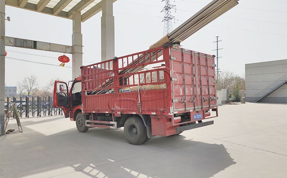 scr奶牛<a href=/ target=_blank class=infotextkey>擠奶機(jī)</a>