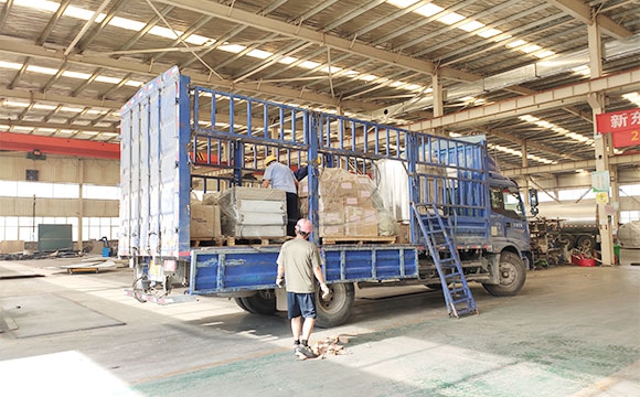 <a href=/ target=_blank class=infotextkey>擠奶機</a>設(shè)備發(fā)貨