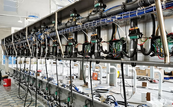 scr并列式奶牛<a href=/ target=_blank class=infotextkey>擠奶機(jī)</a>