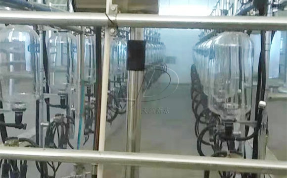 魚骨式計量瓶奶牛<a href=/ target=_blank class=infotextkey>擠奶機</a>