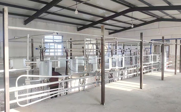 中置式<a href=/ target=_blank class=infotextkey>擠奶機(jī)</a>